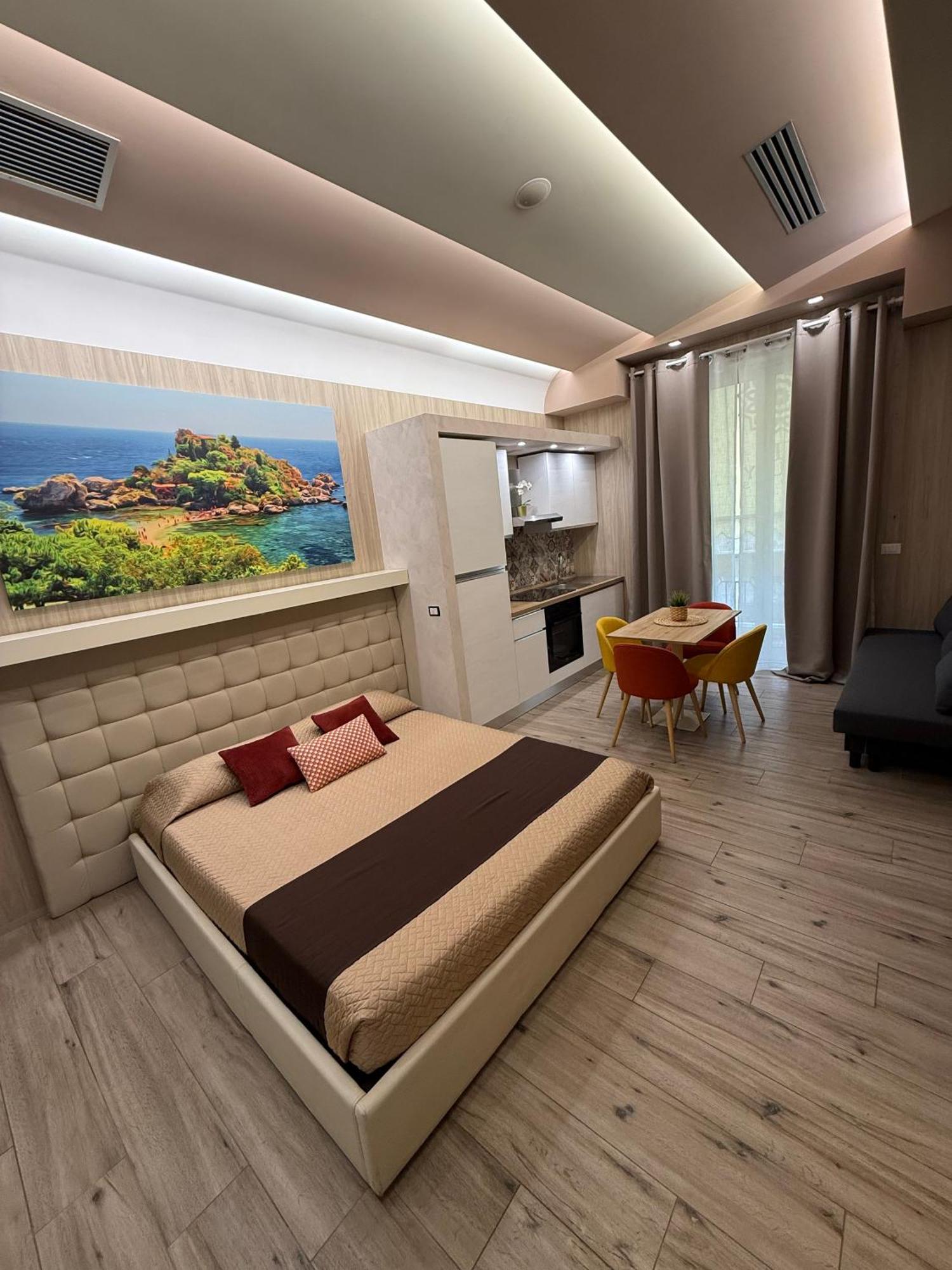 Th Luxury Rooms & Apartment 지아르디니낙소스 외부 사진