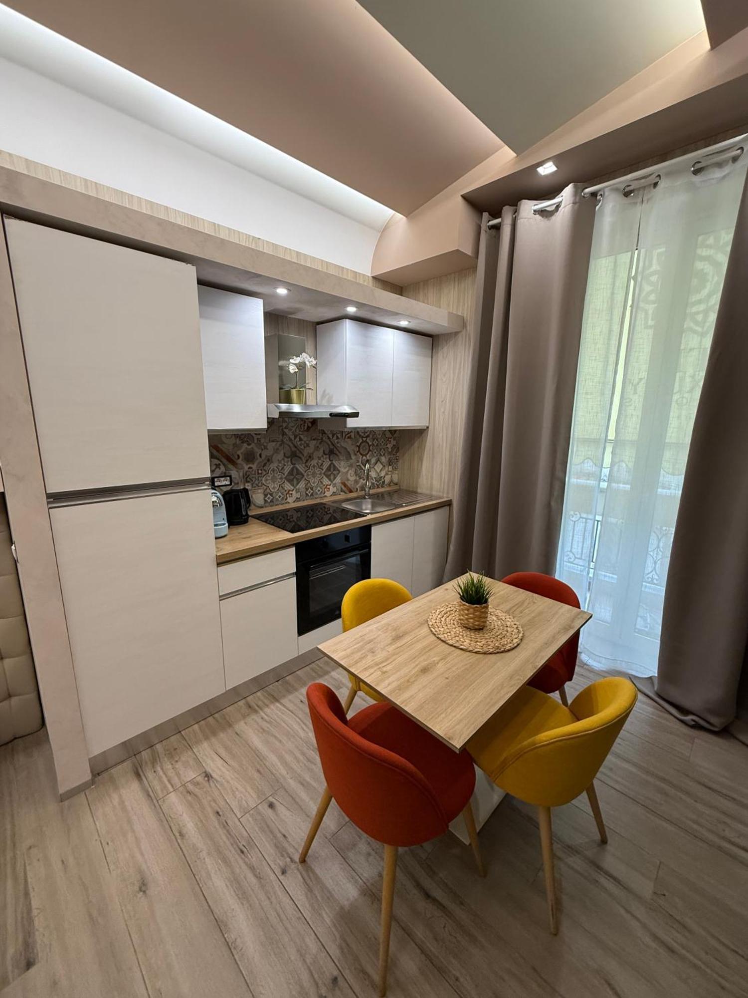 Th Luxury Rooms & Apartment 지아르디니낙소스 외부 사진