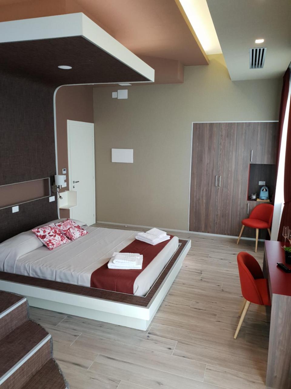 Th Luxury Rooms & Apartment 지아르디니낙소스 외부 사진
